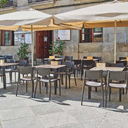Table One Ezpeleta en terrasse, mobilier CHR