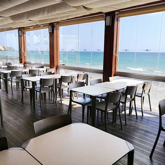 Table One Ezpeleta en terrasse, mobilier CHR