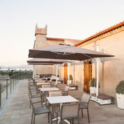 Table Quatro Duo Fix Ezpeleta en terrasse, mobilier CHR