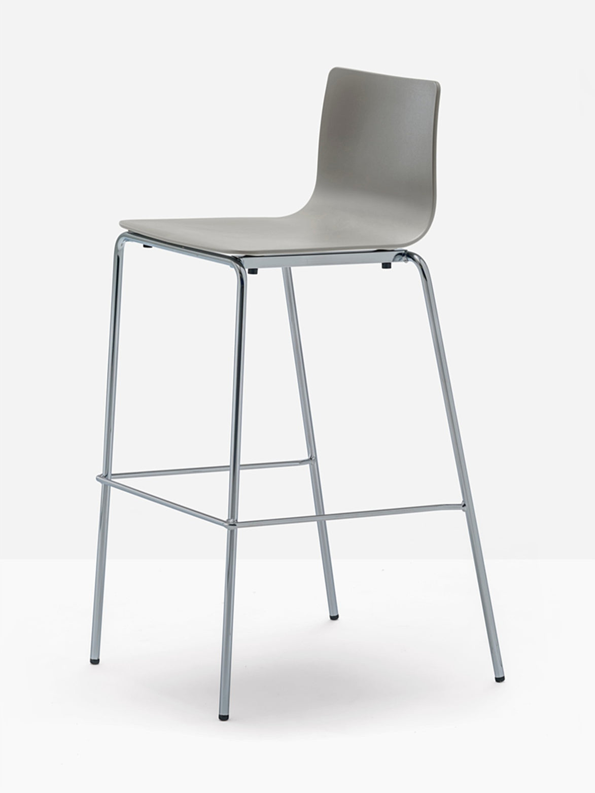 Tabouret de bar Inga gris vue de trois quarts
