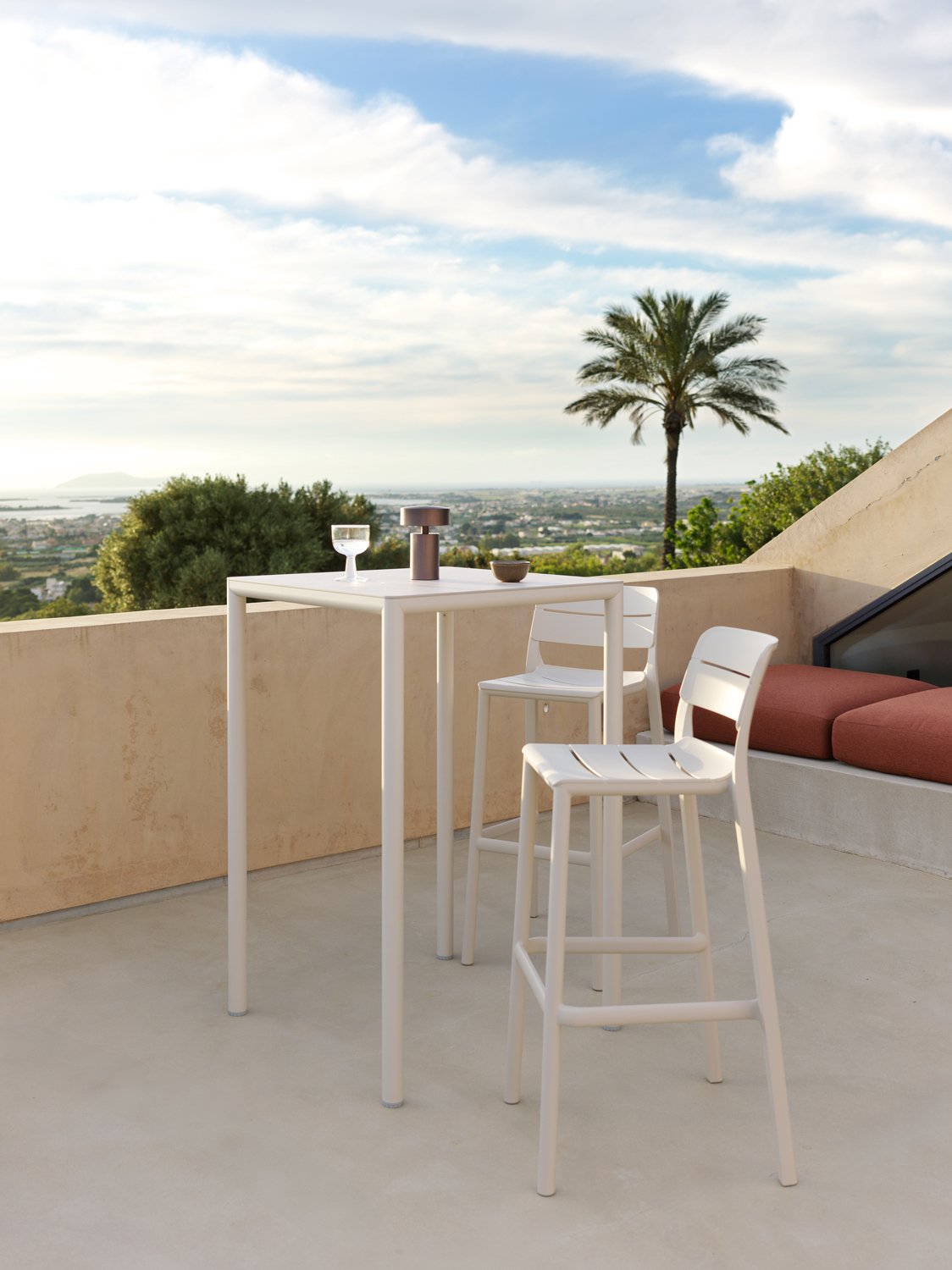 Tabouret Cassia Nardi – mise en scène terrasse