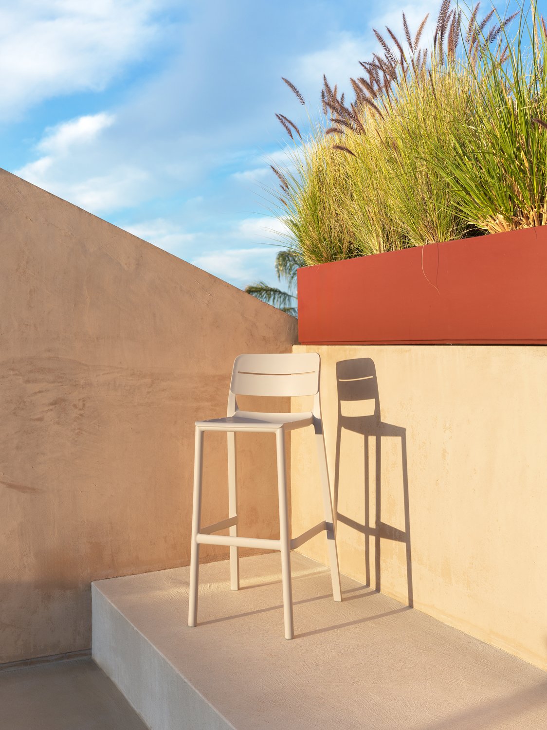 Tabouret Cassia Nardi – mise en scène terrasse