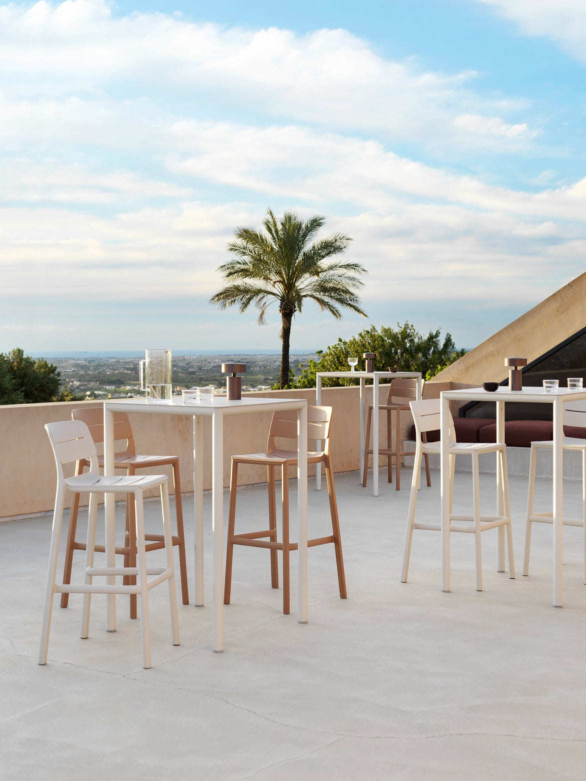 Tabouret Cassia Nardi – mise en scène terrasse
