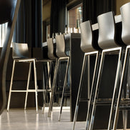 Tabouret Kuadra Pedrali en situation, bar