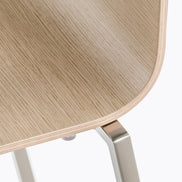 Tabouret Kuadra Pedrali, détail assise bois