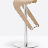 Tabouret Woody 496 chêne blanchi vue de trois quarts